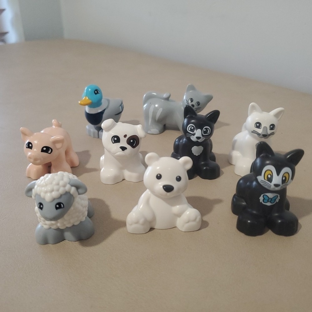 LEGO Duplo Animals Lot of 9 Cats Dog Pig Sheep Duck Polar Bear Toy Figures